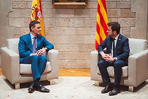 El president de la Generalitat, Pere Aragonès i Garcia, rep al Palau de la Generalitat al president del govern espanyol, Pedro Sánchez, amb qui manté una reunió institucional i de treball. Fotografies Arnau Carbone... (21-12-2023)