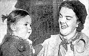 Elisabeth MacIntyre and daughter Jane, 1953