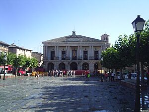 Explanada situada ante el Ayuntamiento de la ciudad de Toro. (Zamora)