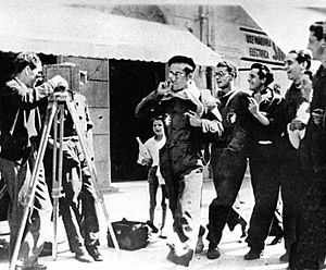 Gonzalo Menéndez Pidal graba a Lorca y otros miembros de La Barraca en la Calle Capitán Galán (Calle Príncipe) de Vigo en agosto de 1932
