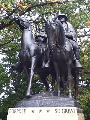 Jackson and Lee Monument, Front