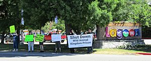 Lagoon Zoo protest (42077414020)