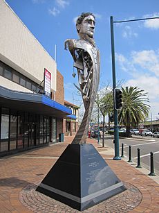 Liverpool Macquarie statue