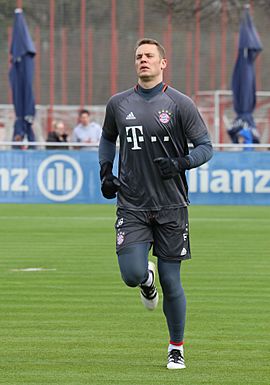 Manuel Neuer Training 2017-03 FC Bayern Muenchen-2