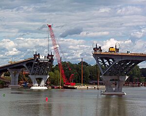 New Crown Point Bridge under construction, August 2011