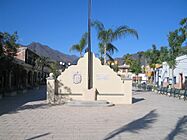 PLAZA PRINCIPAL DE AMATLÁN DE CAÑAS.jpg