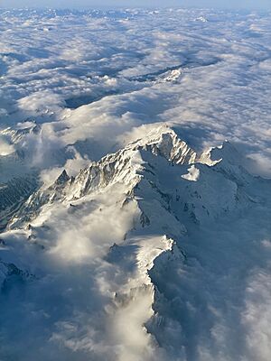 Photo du mont Blanc depuis 9000 mètres d'altitude