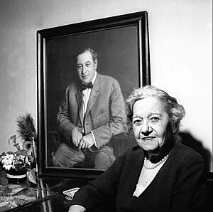 Renee Harris with portrait 1959