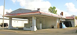 Shickluna Service Station