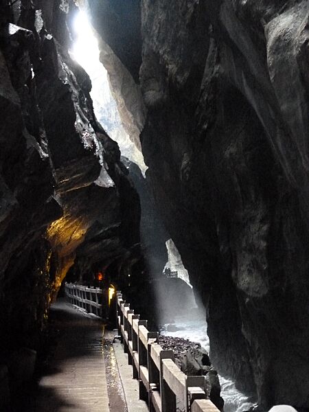 Taminaschlucht Quelle Mai13