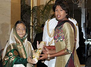 The President, Smt. Pratibha Devisingh Patil presenting the Padma Shri Award to Ms. Jhulan Goswami, at an Investiture Ceremony I, at Rashtrapati Bhavan, in New Delhi on March 22, 2012