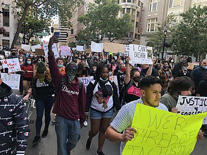 2020-05-29 GeorgeFloyd-BlackLivesMatter-Protest-in-Oakland-California 192 (49952391632).jpg