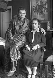 Bundesarchiv Bild 102-11974, Max Schmeling mit seiner Mutter
