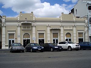 Cahill's Stores (former) (2009).jpg