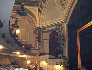 Chicago @ Ambassador Theatre; & NY pizza May 23, 2009 (3612417537) (cropped)