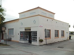 Clewiston FL Bond St HD03