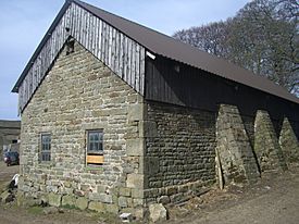 Cruck barn, Woodseats Farm, Low Bradfield