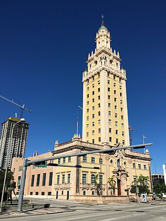 Freedom Tower Downtown Miami (38075844515).jpg