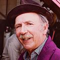 Jack Albertson on the set of "Chico and the Man" (1974) (cropped)