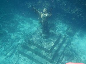 Jesus statue - panoramio (1)
