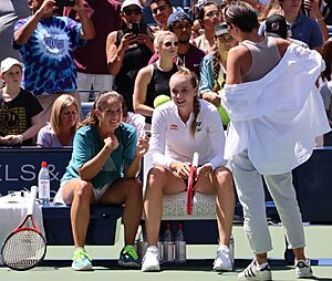 Kasatkina and Rybakina (2023 US Open) 01 (cropped)