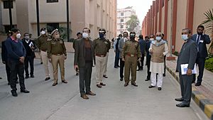 Nitish Kumar inspecting Sardar Patel Bhavan with police officials