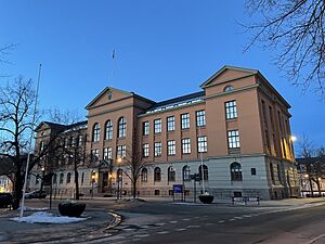 Rådhuset i Trondheim sett fra Bispegata, 2023