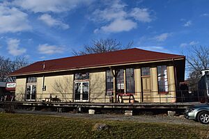 Railroad depot, El Paso, IL