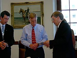 Russians presents their social project to Maine governor Angus King