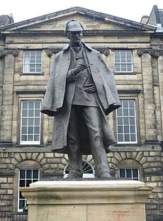 Sherlock Holmes Statue, Edinburgh