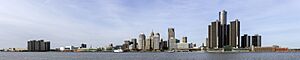 Skyline of Detroit, Michigan from S 2014-12-07