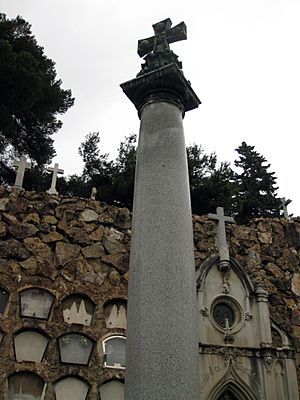 165 Tomba de Dolors Monserdà, columna