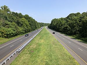 2021-08-09 11 58 11 View north along New Jersey State Route 55 (Cape May Expressway) from the overpass for Gloucester County Route 624 (Pitman-Barnsboro Road) in Mantua Township, Gloucester County, New Jersey