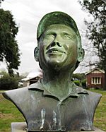 Bust of Allan Border.jpg