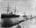 COLLECTIE TROPENMUSEUM Enkele vrachtschepen varen door het Suezkanaal in Egypte circa 1880. TMnr 60009481