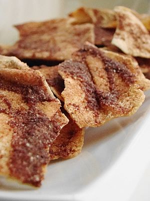 Cinnamon crisps. on a dish, closeup, August 2009.jpg