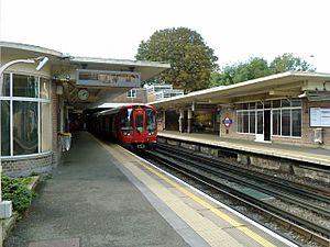 Eastcote station - geograph.org.uk - 3165021