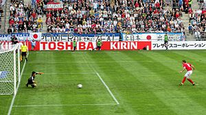 Eiji-Kawashima-Japan-Frank-Lampard-England-2010