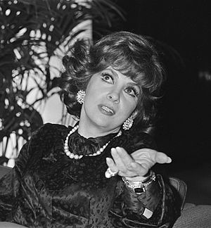 Gina Lollobrigida 1980b