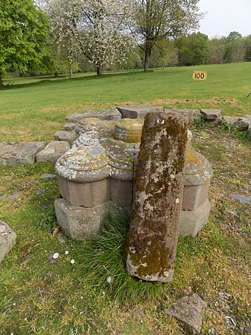 Nun's Grave, Vale Royal Abbey, Cheshire 07.jpg