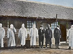 Plague Workers Mukden, Manchuria, 1882-ca. 1936 (imp-cswc-GB-237-CSWC47-LS8-045)