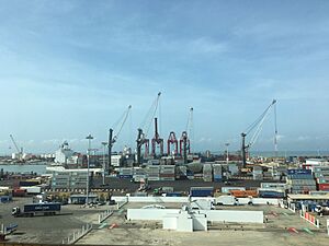 Port autonome de Cotonou vu de haut (1)
