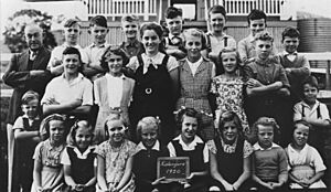 Pupils of the Kalangara Primary School in 1950, Queensland