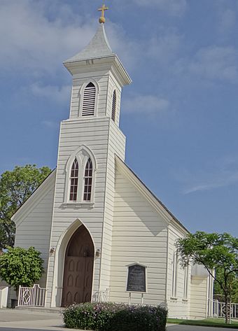 St. Michael's Episcopal Church (Anaheim, California).jpg