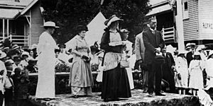 StateLibQld 2 187763 Lady Goold Adams at the opening of the Red Cross Fete at Junction Park School, Annerley, Brisbane, 1916