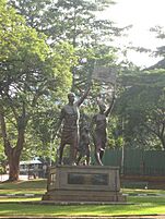 Stride monument (Kampala) 04