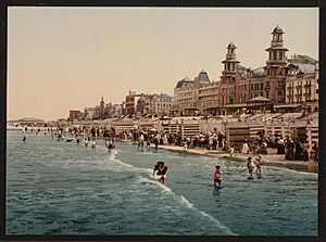 The beach and Kursaal, (i.e., Cursaal), Blankenberghe, Belgium-LCCN2001697885