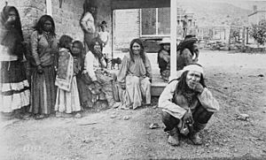 Apache prisoners at Fort Bowie, Arizona, 1884 - NARA - 530907