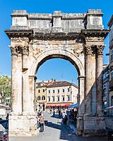 Arco de los Sergios, Pula, Croacia, 2017-04-16, DD 43