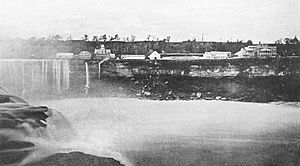 Brink of Horseshoe Falls and Canadan Shore, seen from Goat Island (1880)